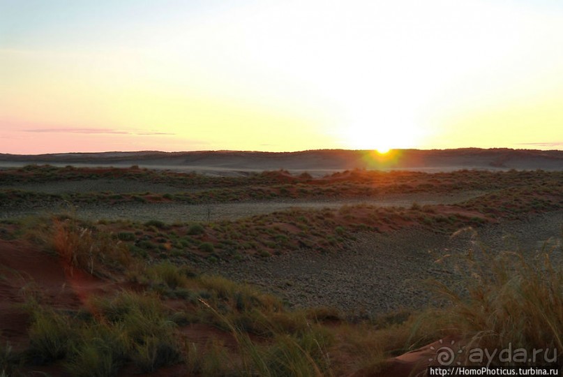 Сердце Намиба: закат южного солнца и восход полной луны