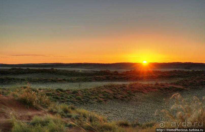 Сердце Намиба: закат южного солнца и восход полной луны