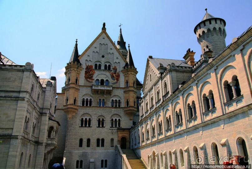 Нойшванштайн виден отовсюду