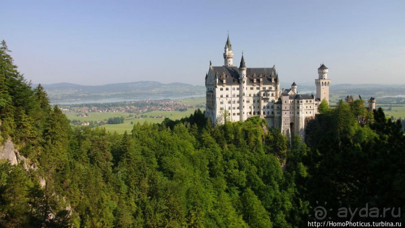 Нойшванштайн виден отовсюду