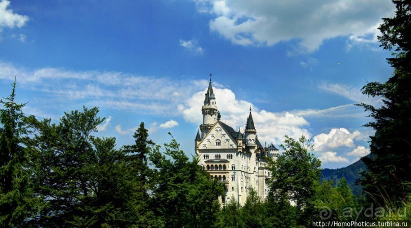 Нойшванштайн виден отовсюду