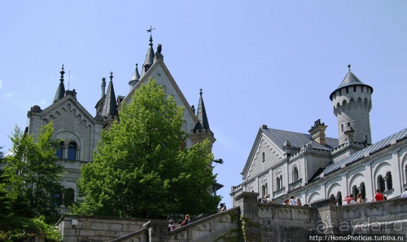 Нойшванштайн виден отовсюду