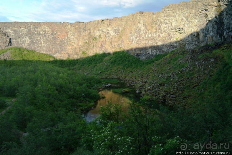 След коня Одина