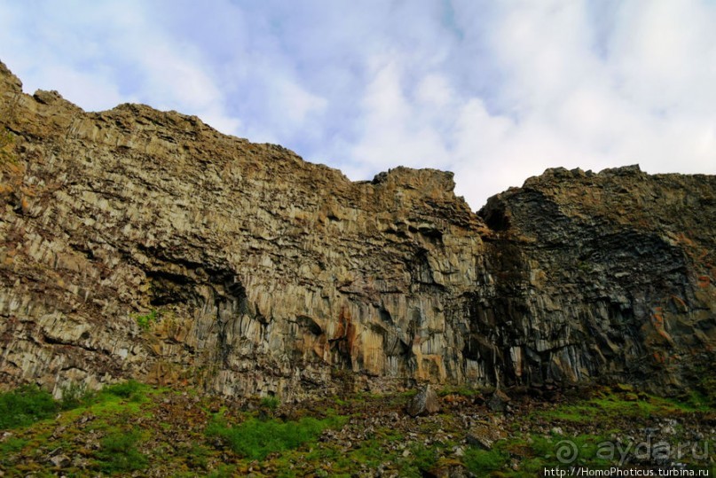 След коня Одина