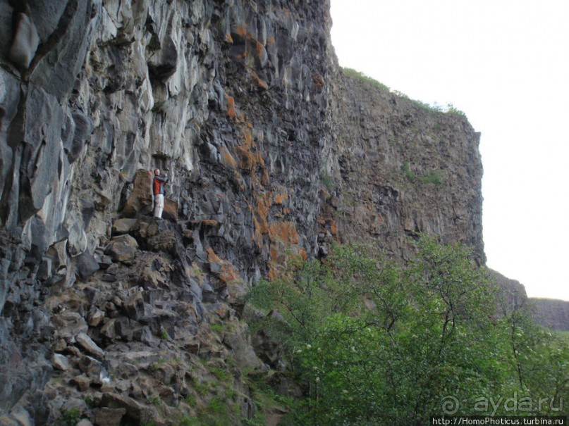 След коня Одина