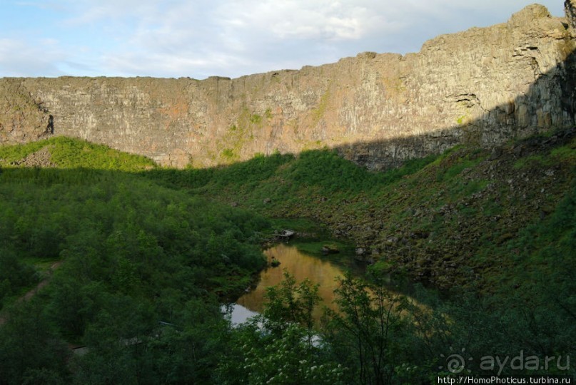 След коня Одина