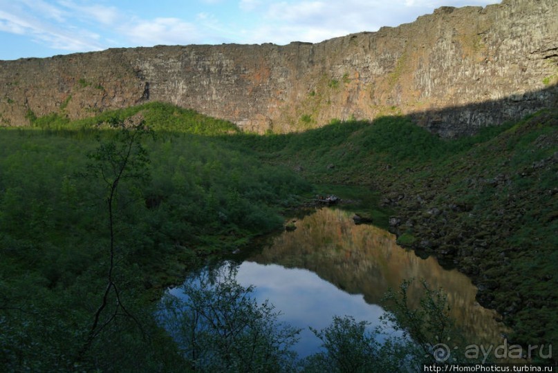 След коня Одина