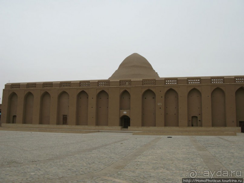 Персия: Мейбод и прочие развалины