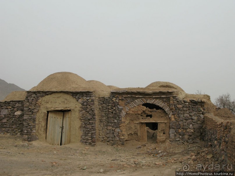 Персия: Мейбод и прочие развалины