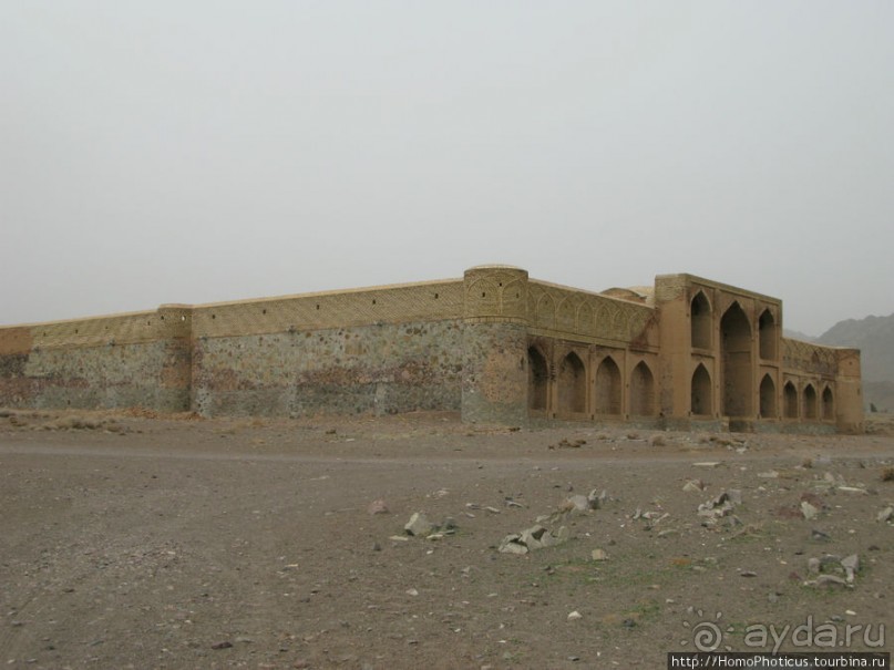 Персия: Мейбод и прочие развалины