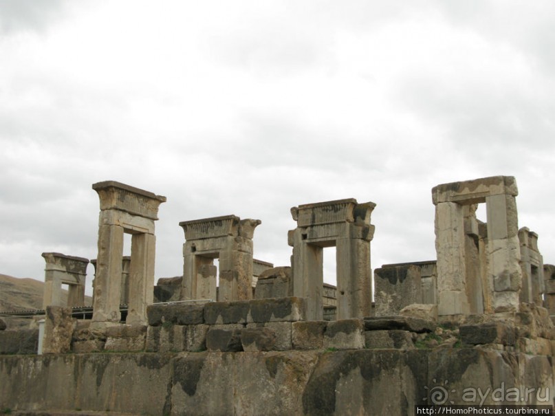 Персия: Мейбод и прочие развалины