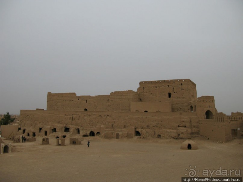Персия: Мейбод и прочие развалины