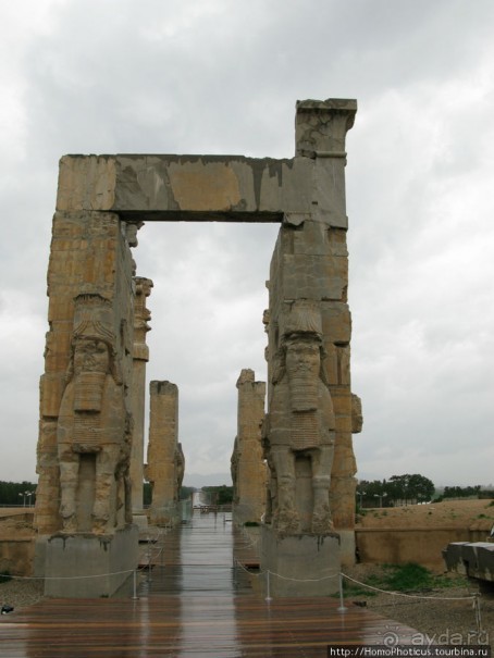 Персия: Мейбод и прочие развалины