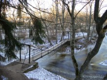Полузамерзший водопад