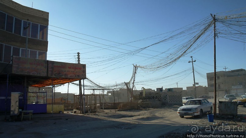 Пещеры, крепость и оазис в пустыне