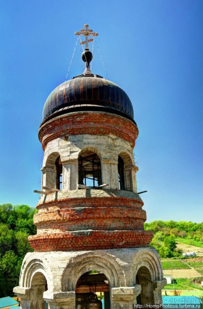 Две истории одного монастыря