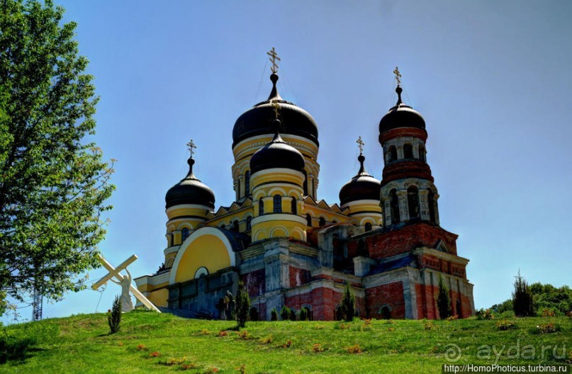 Две истории одного монастыря