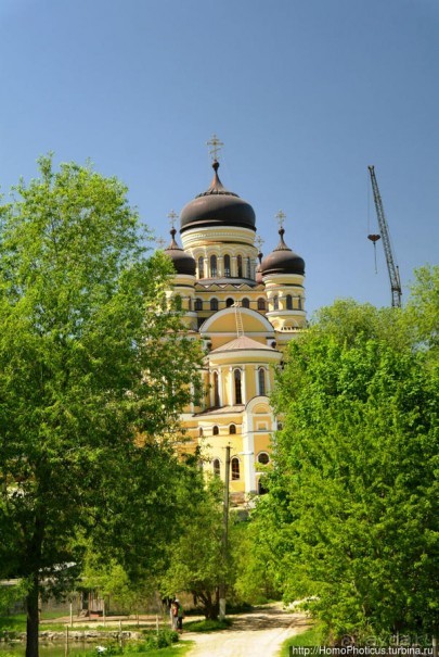 Две истории одного монастыря