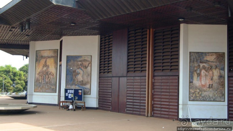 Если уж все равно попали в столицу Камеруна