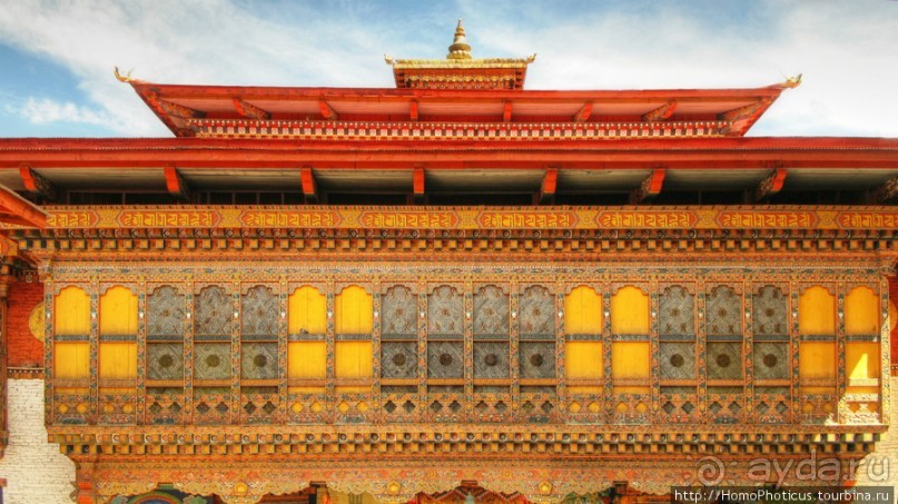 Страна Громового дракона. Часть III. Пунакха:облака и дзонги