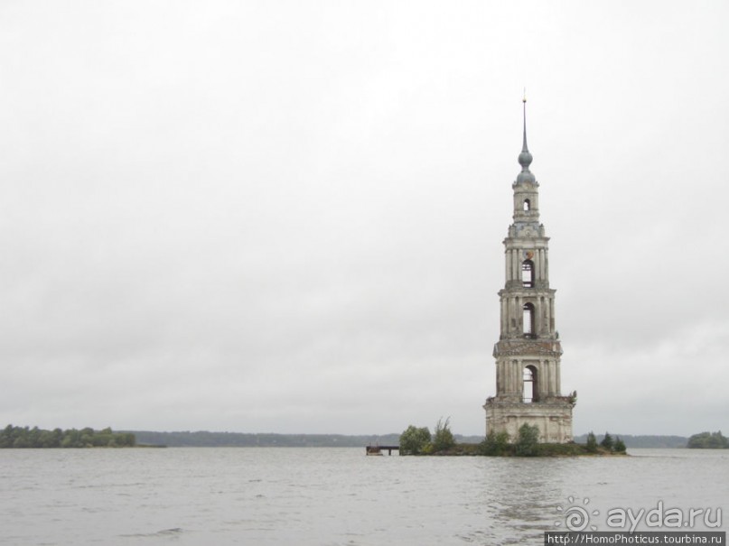 Полузатопленный город