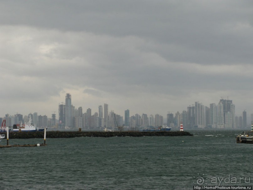 Канал и небоскребы