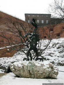 Под Вавелем