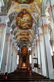 Аскетичность и роскошь мюнхенских храмов