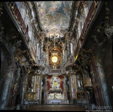 Аскетичность и роскошь мюнхенских храмов