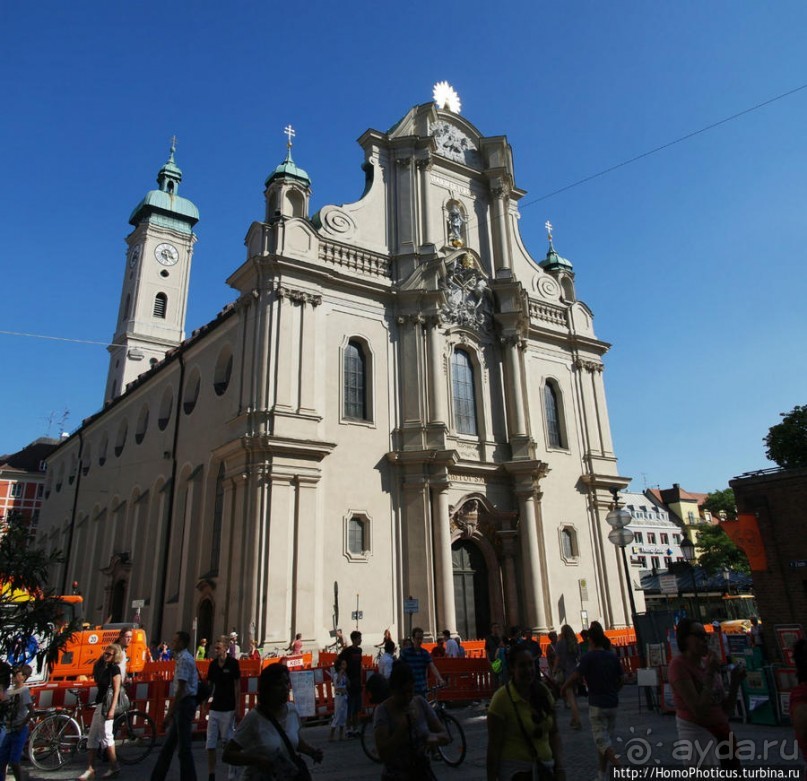 Аскетичность и роскошь мюнхенских храмов