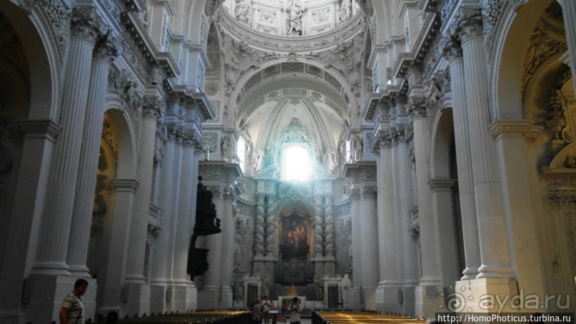 Аскетичность и роскошь мюнхенских храмов