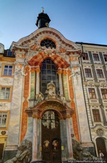 Аскетичность и роскошь мюнхенских храмов