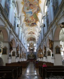 Аскетичность и роскошь мюнхенских храмов