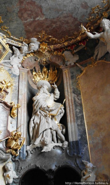 Аскетичность и роскошь мюнхенских храмов