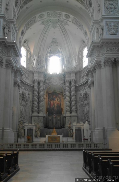 Аскетичность и роскошь мюнхенских храмов