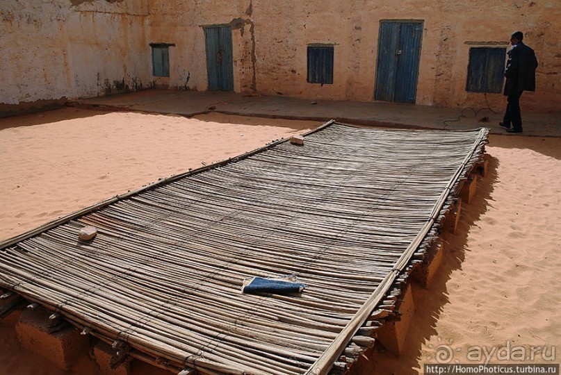 Заметенный песками