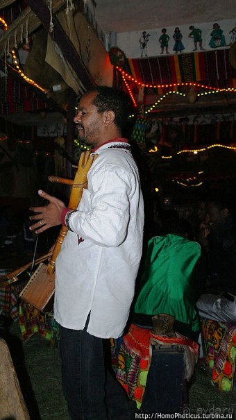 За колбочкой тэджа