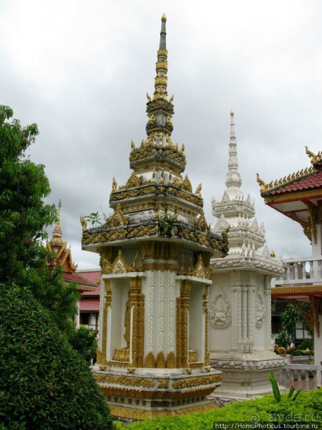 Город в ограде из сандала, или самая большая деревня в Азии