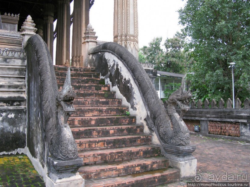 Город в ограде из сандала, или самая большая деревня в Азии