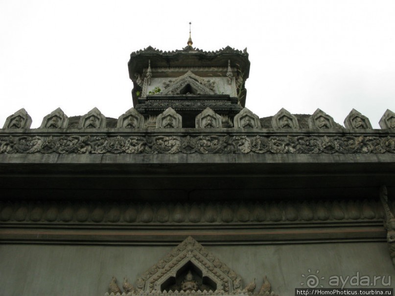 Город в ограде из сандала, или самая большая деревня в Азии