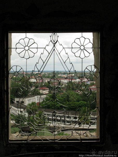 Город в ограде из сандала, или самая большая деревня в Азии