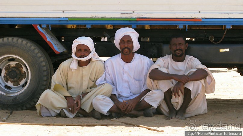 Дискотека по-судански, а также как продают верблюдов стадами