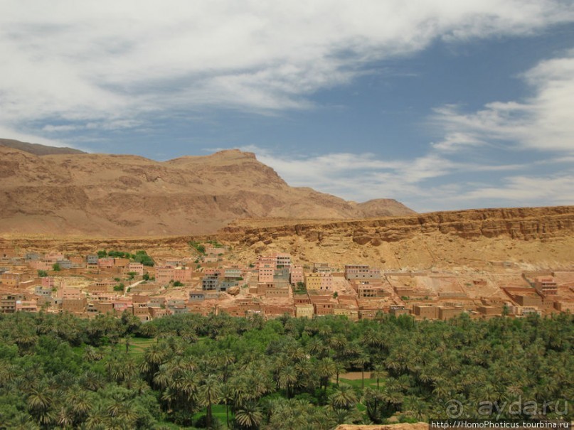 Ущелье треснувшей горы