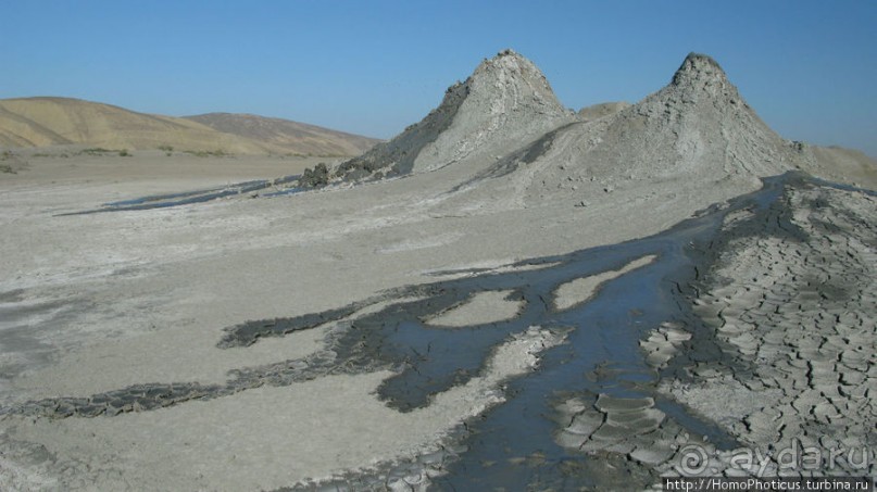 Петроглифы и грязевые вулканы