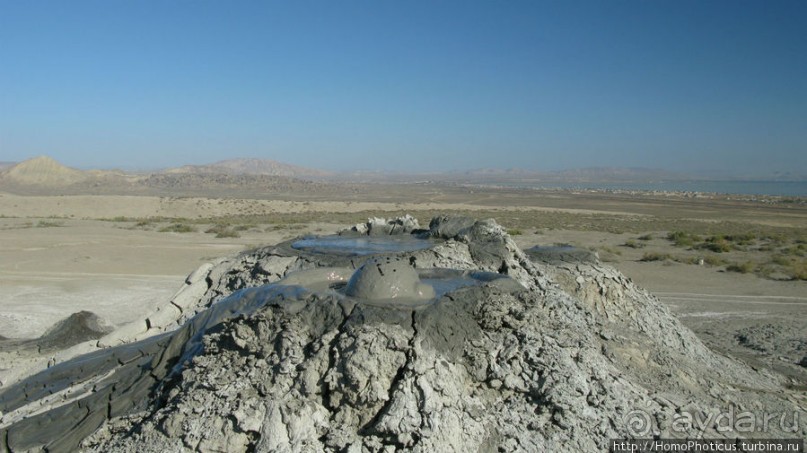 Петроглифы и грязевые вулканы