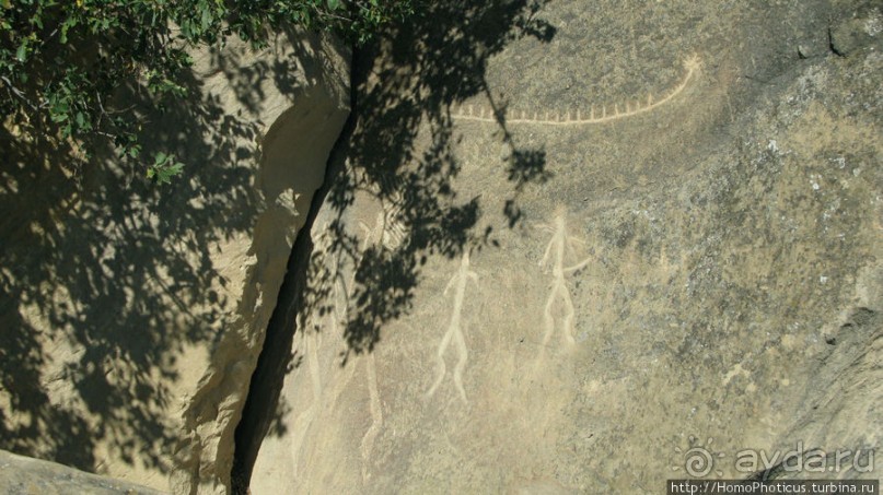 Петроглифы и грязевые вулканы