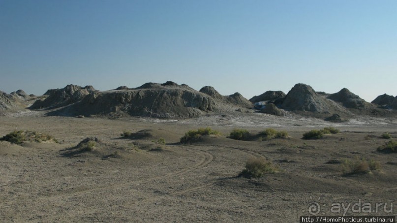Петроглифы и грязевые вулканы