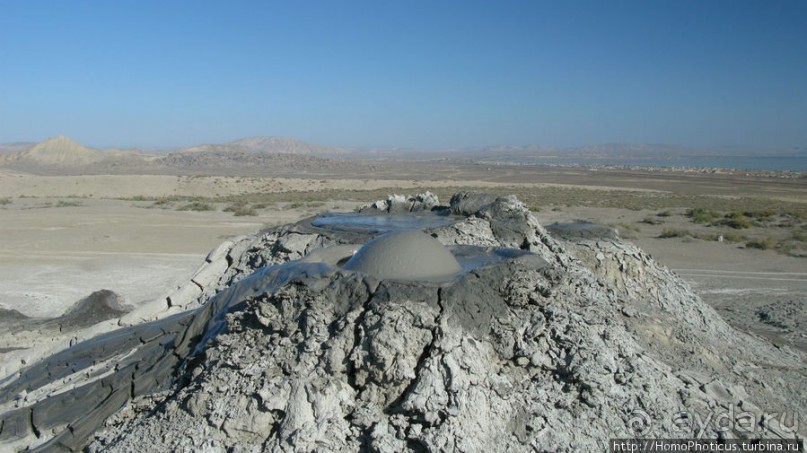 Петроглифы и грязевые вулканы