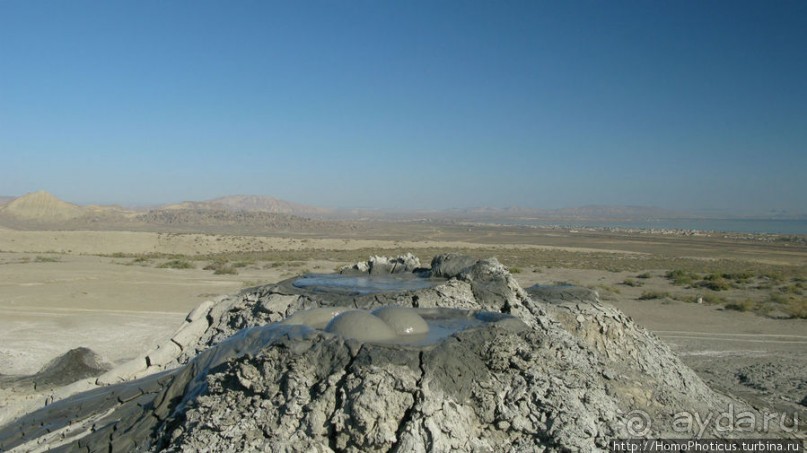 Петроглифы и грязевые вулканы