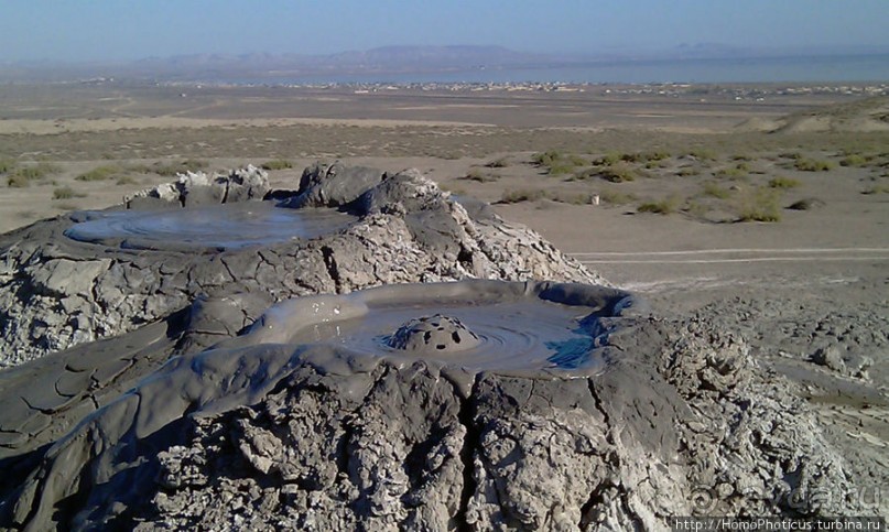 Петроглифы и грязевые вулканы